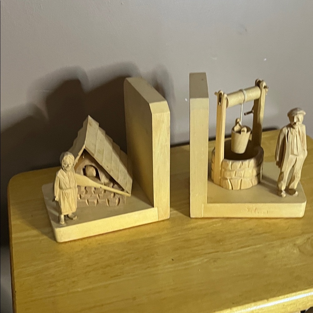 😄Vintage Caron wood carved bookends